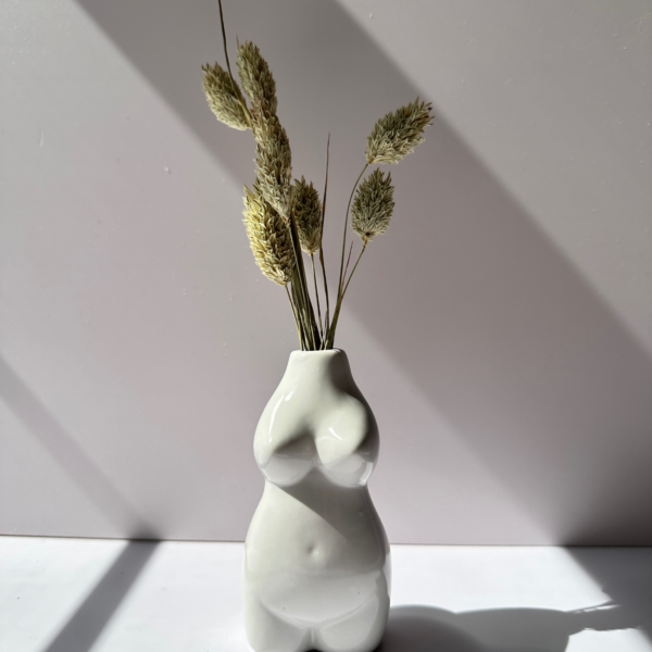 dry flower vase