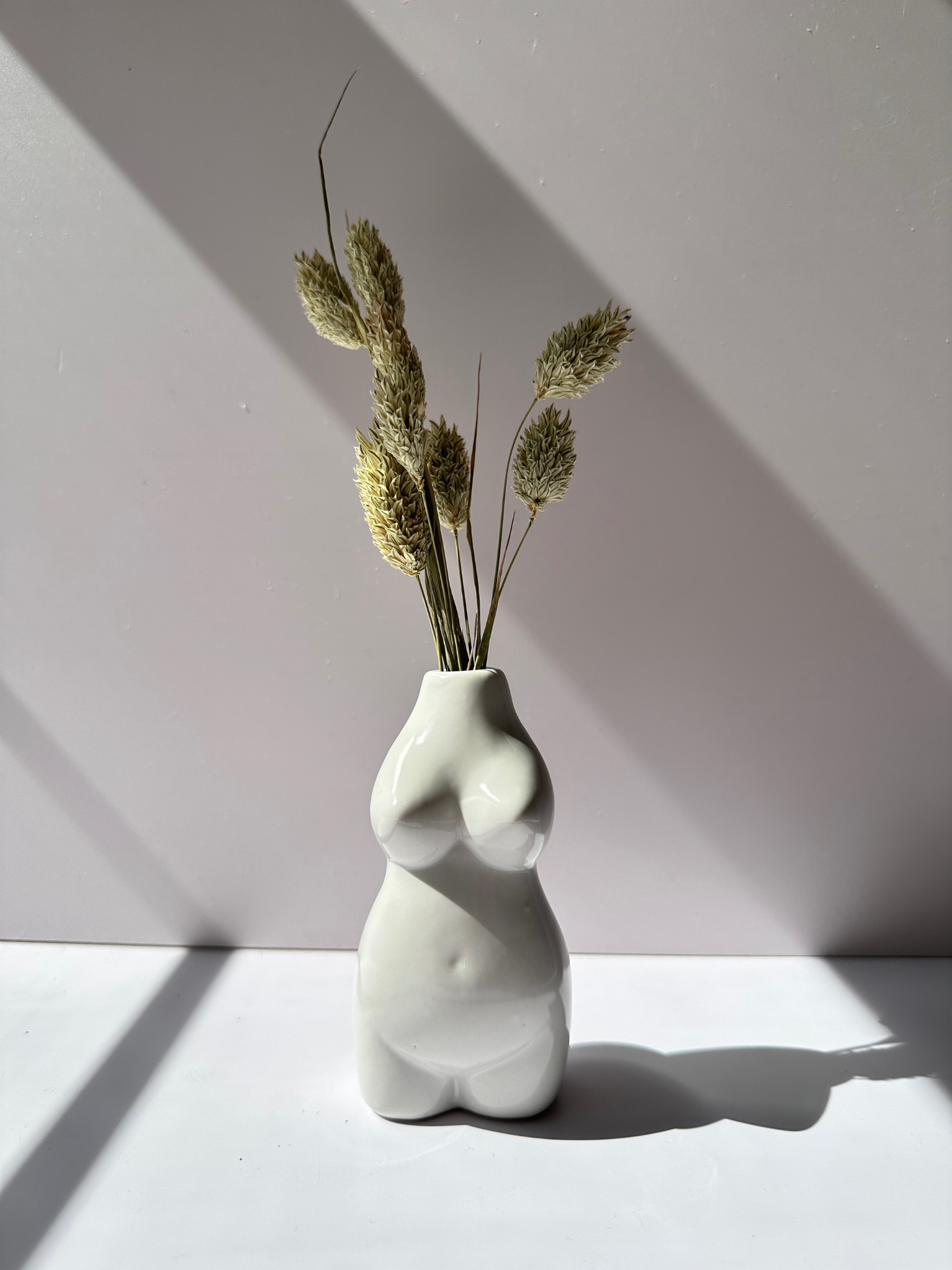 dry flower vase